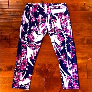 NWOT 7/8 fabletics leggings